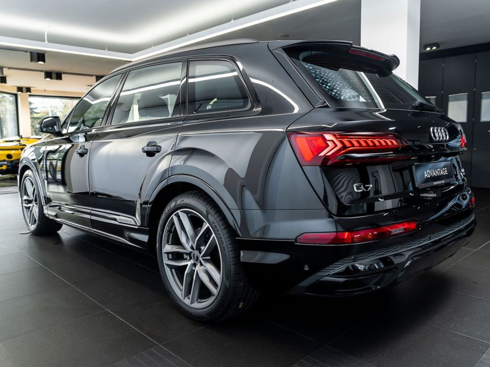 Audi Q7 4