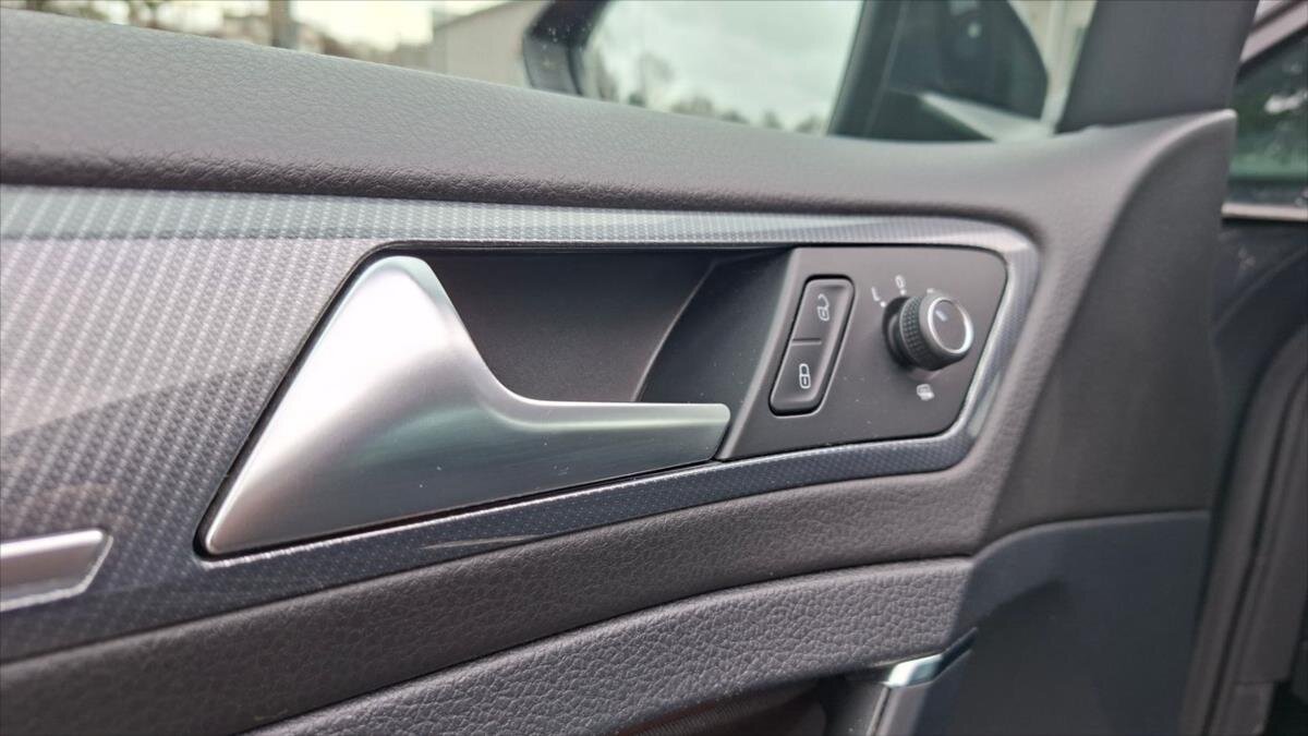 Volkswagen Golf Hatchback 1,4 l 110 kw