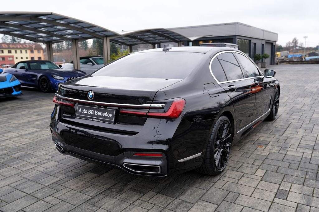 BMW Řada 7 Sedan 3,0 l 250 kw