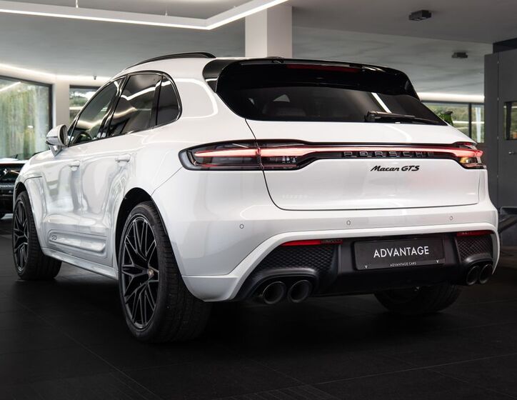 Porsche Macan 4