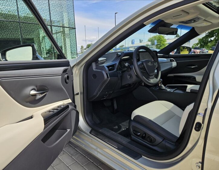 Lexus ES 300h Sedan 2,5 l 160 kw