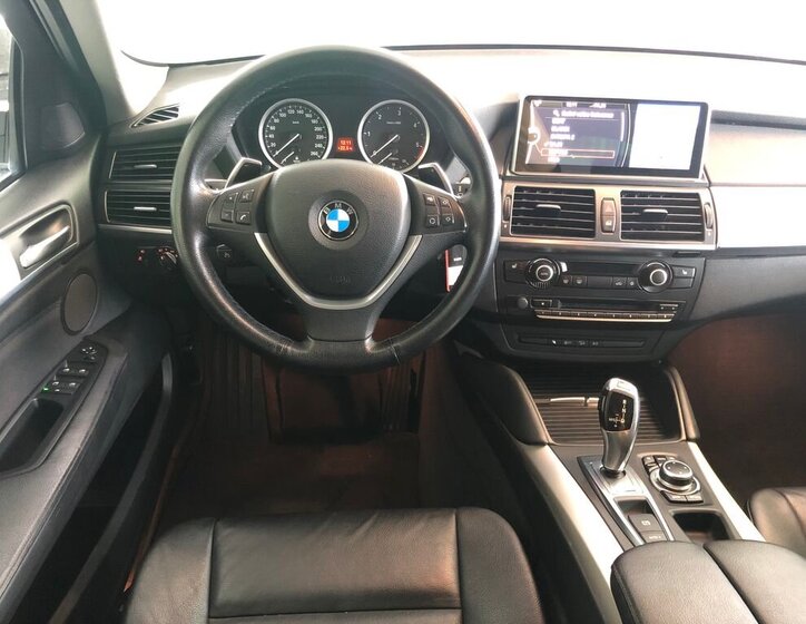 BMW X6 Kombi 3,0 l 180 kw