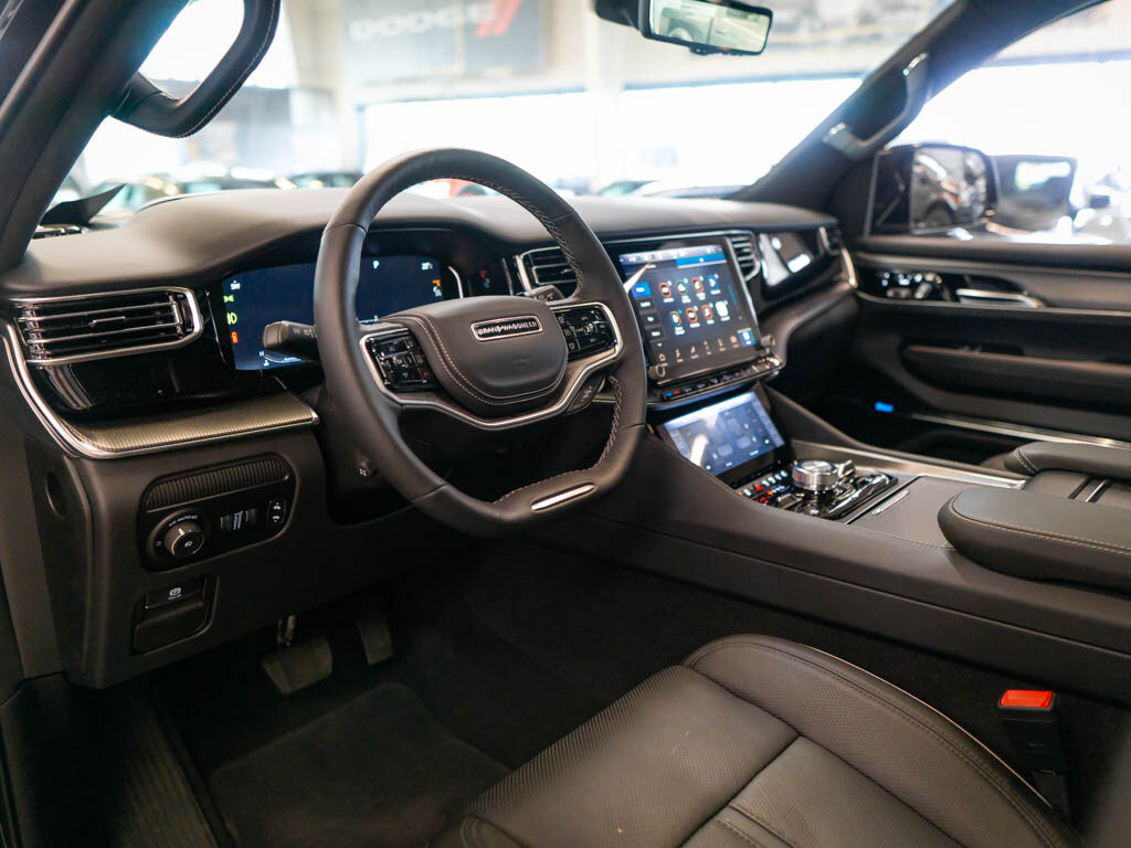 Jeep Grand Wagoneer SUV / Terénní 6,4 l 351 kw