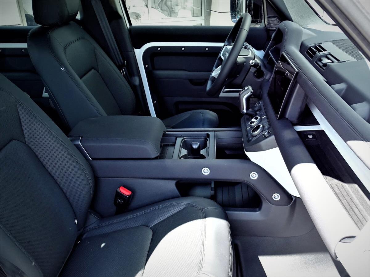 Land Rover Defender SUV / Terénní 3,0 l 147 kw