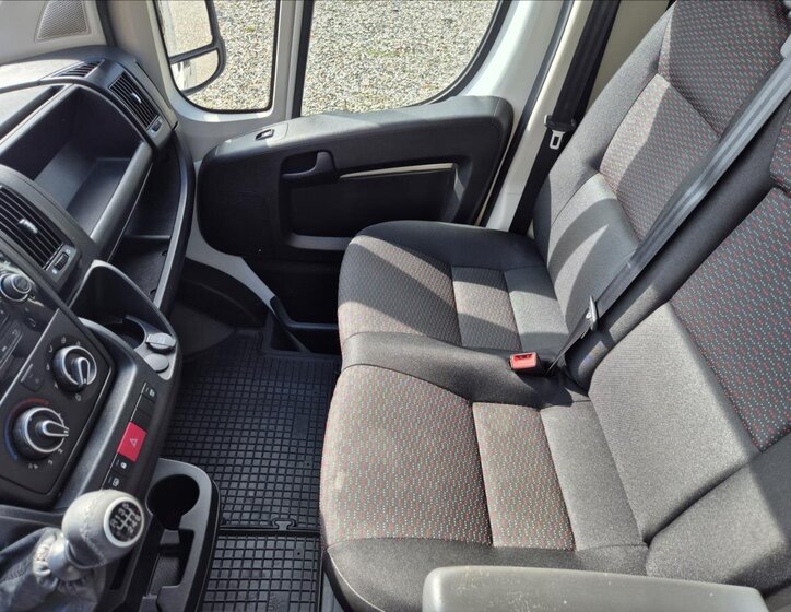 Peugeot Boxer Skříň 2,2 l 121 kw