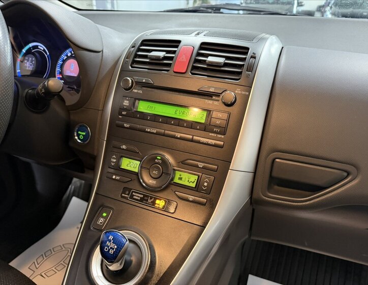 Toyota Auris Hatchback 1,8 l 73 kw