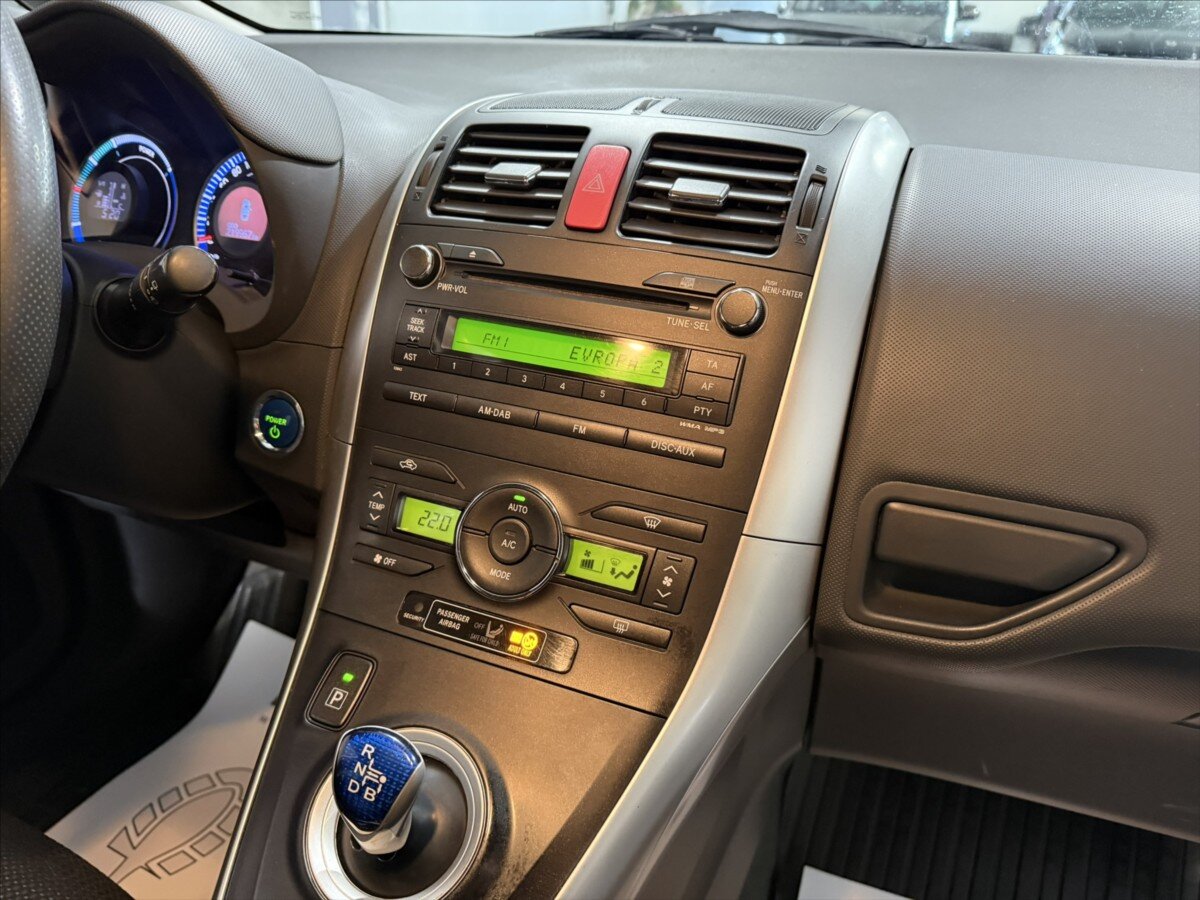 Toyota Auris Hatchback 1,8 l 73 kw