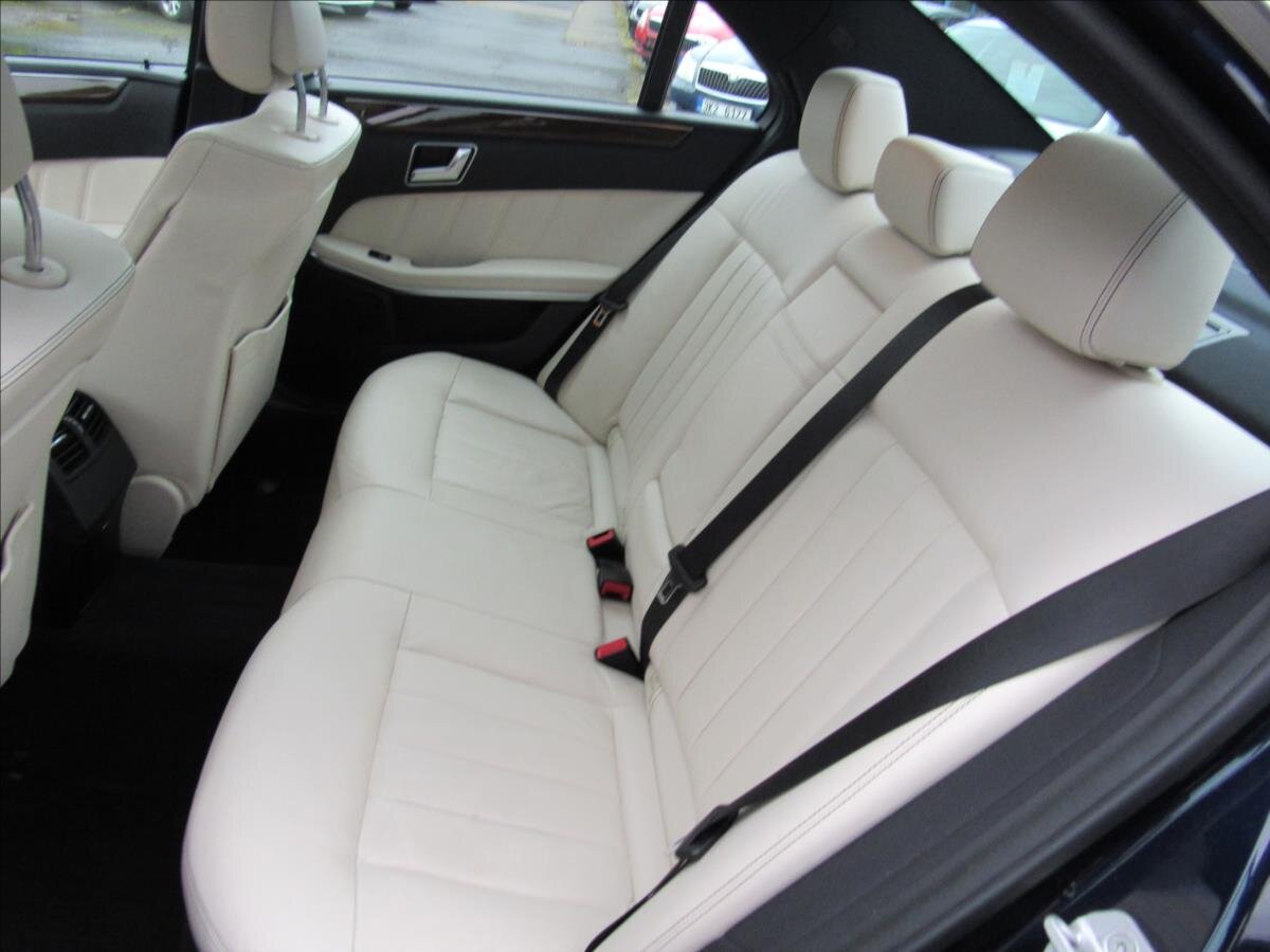 Mercedes-Benz Třídy E Sedan 3,0 l 190 kw