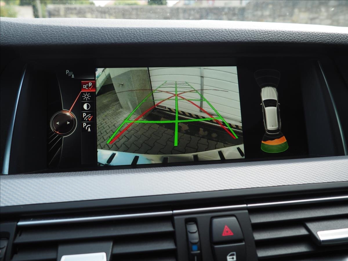 BMW Řada 5 Kombi 3,0 l 190 kw