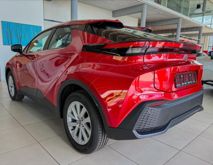 Toyota C-HR SUV 1,8 l 103 kw