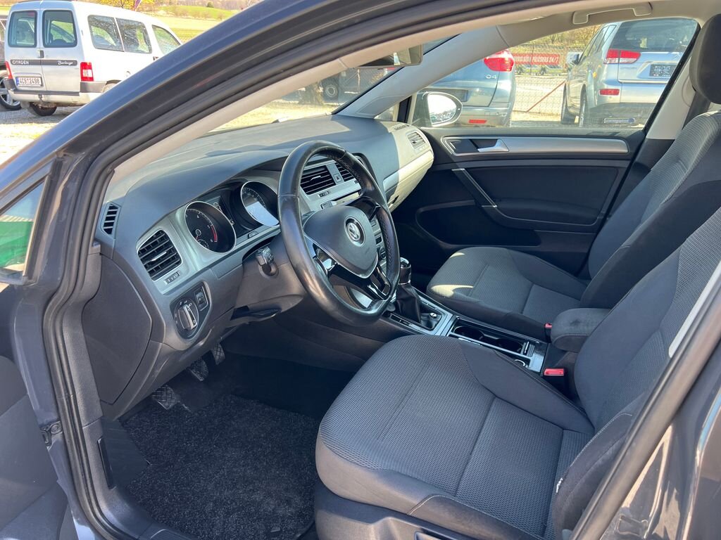 Volkswagen Golf Kombi 1,6 l 77 kw