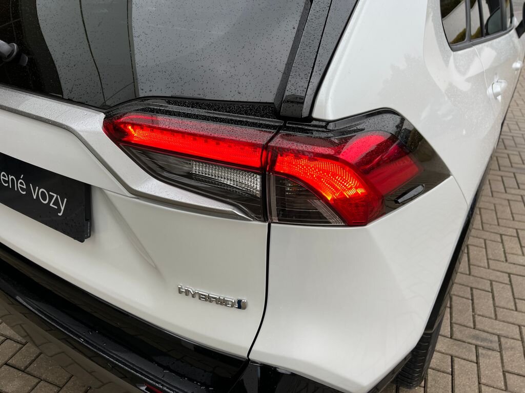 Toyota RAV4 SUV 2,5 l 131 kw