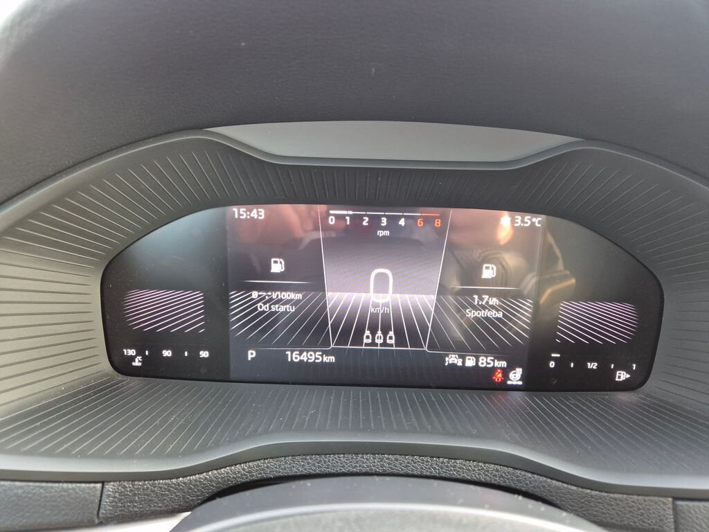 Škoda Karoq SUV 1,5 l 110 kw