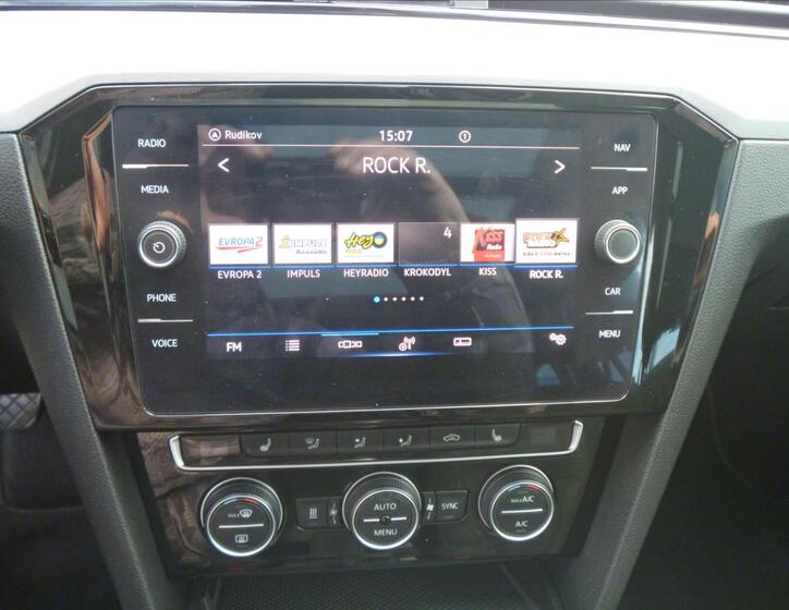 Volkswagen Passat 25