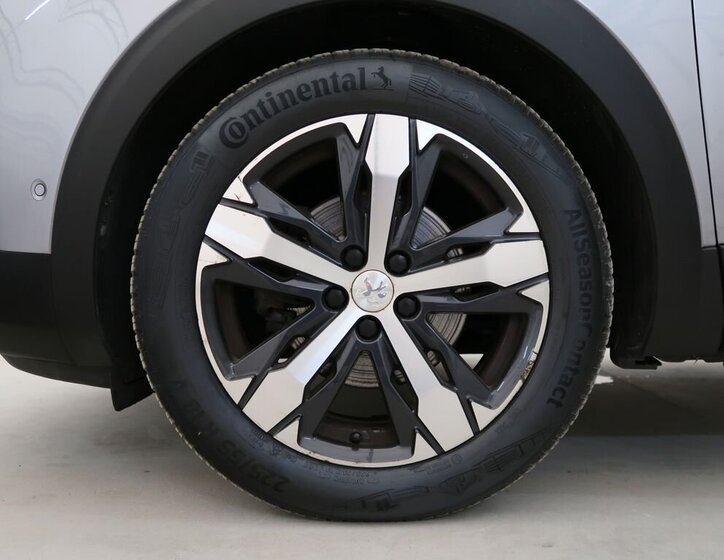 Peugeot 5008 SUV / Terénní 1,2 l 96 kw