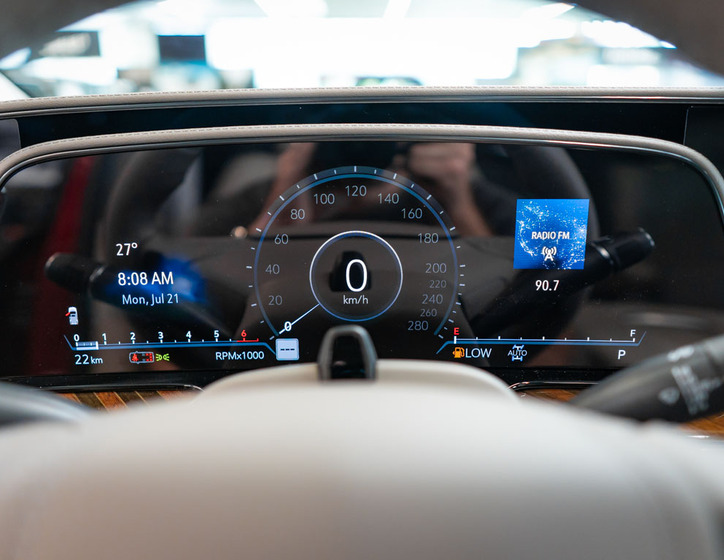 Cadillac Escalade 26