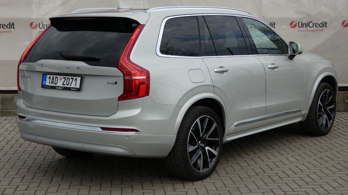 Volvo XC90 SUV / Terénní 2,0 l 220 kw