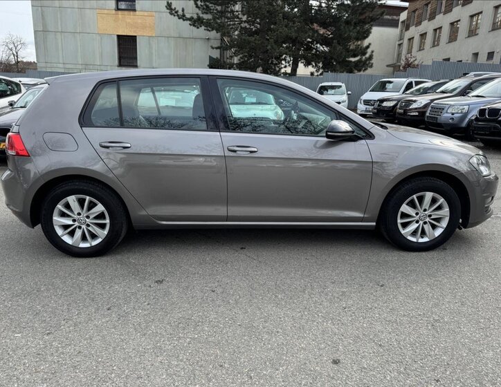 Volkswagen Golf Hatchback 1,2 l 63 kw