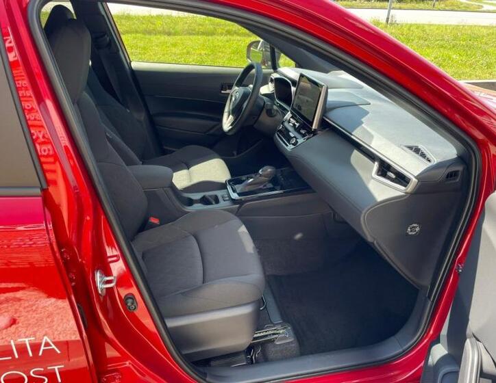 Toyota Corolla Cross 47