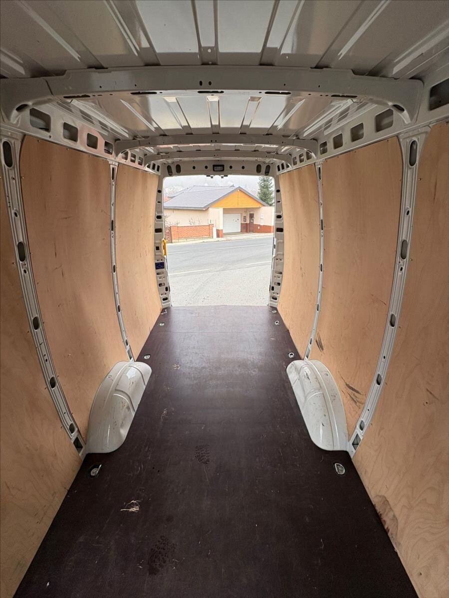 Iveco Daily Skříň 3,0 l 129 kw