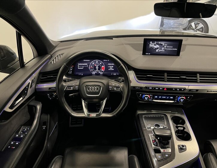 Audi SQ7 6