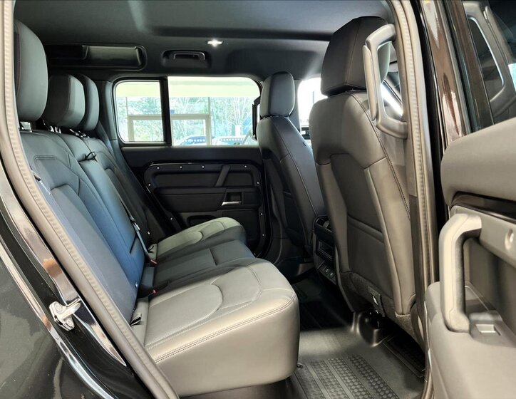 Land Rover Defender SUV / Terénní 5,0 l 313 kw