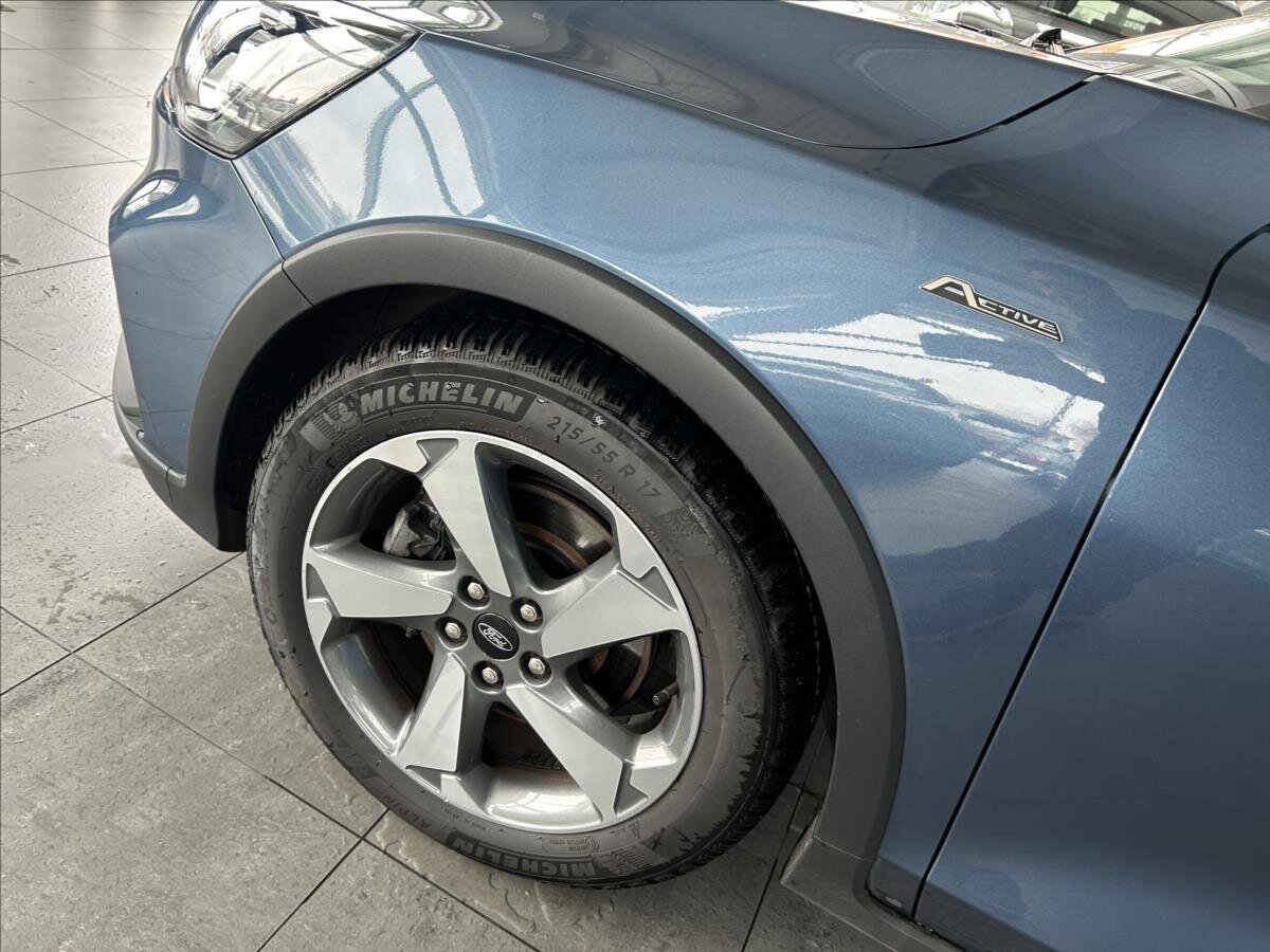 Ford Focus Hatchback 999,0 92 kw