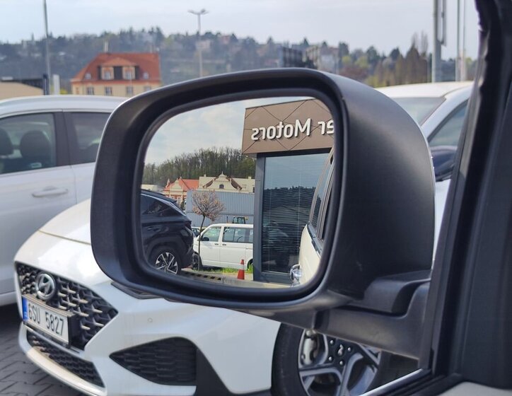 Lancia Voyager MPV 2,8 l 120 kw