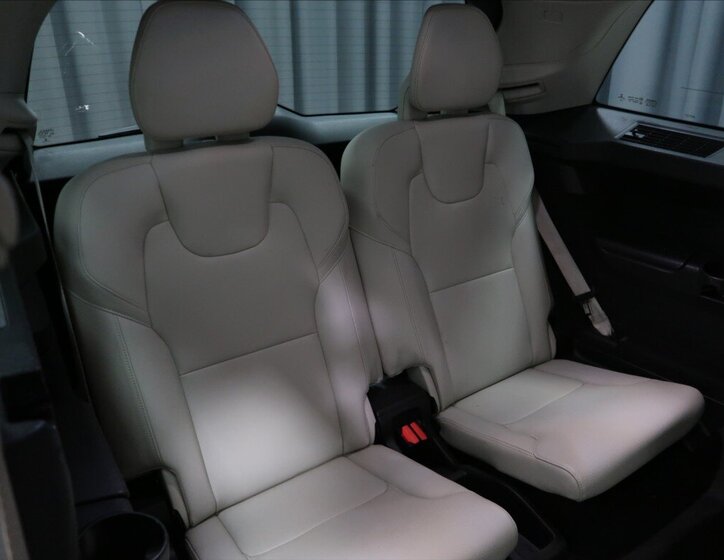 Volvo XC90 SUV 2,0 l 173 kw