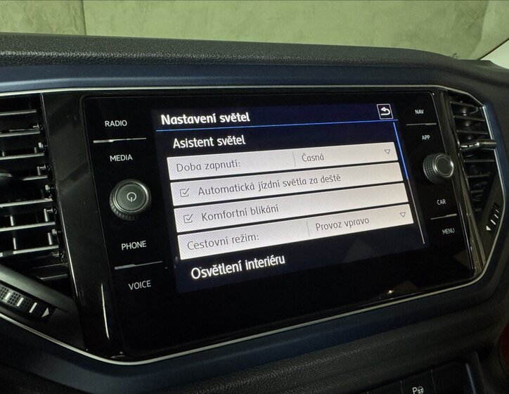 Volkswagen T-Roc SUV 1,5 l 110 kw