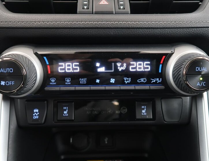 Toyota RAV4 SUV 2,5 l 131 kw