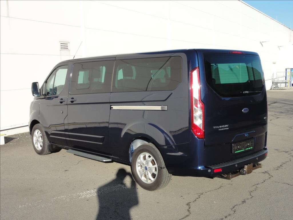 Ford Tourneo Custom Kombi 2,2 l 114 kw