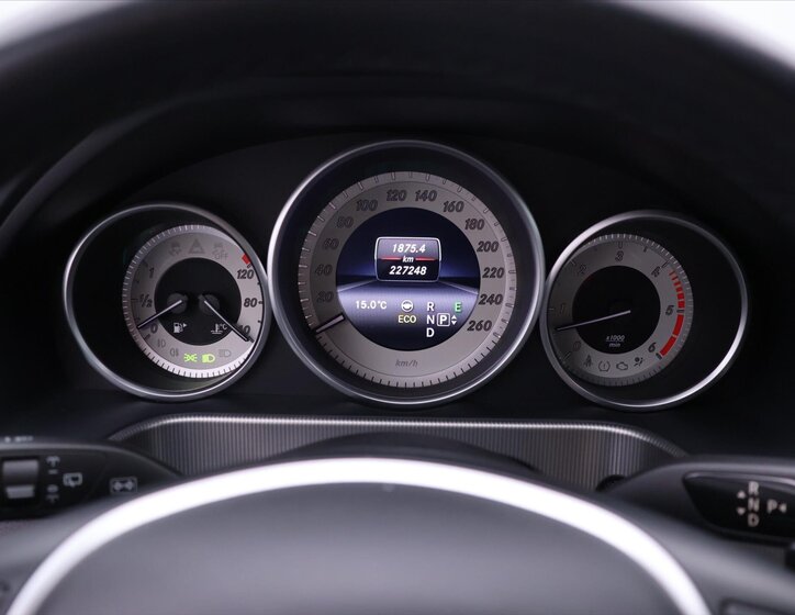 Mercedes-Benz Třídy E Kombi 3,0 l 185 kw