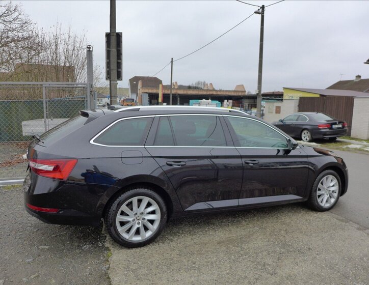 Škoda Superb Kombi 2,0 l 110 kw