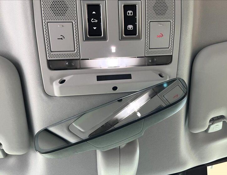 Land Rover Defender SUV 3,0 l 183 kw