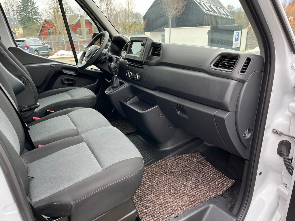 Nissan Interstar Skříň 2,3 l 100 kw