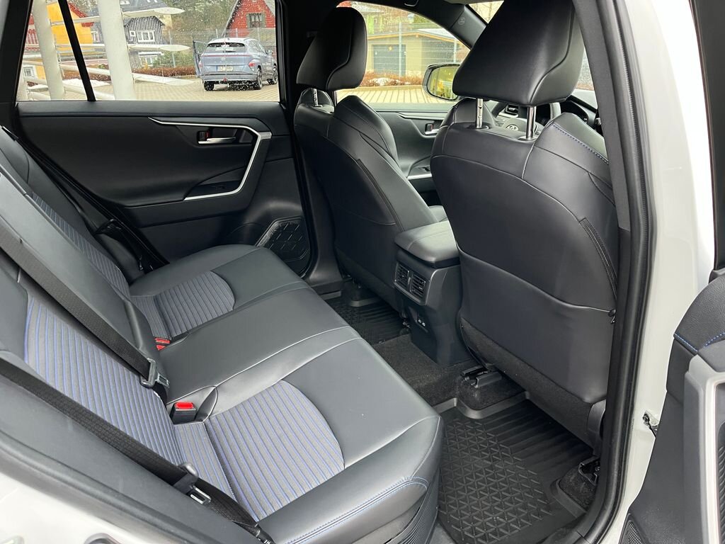 Toyota RAV4 SUV 2,5 l 131 kw