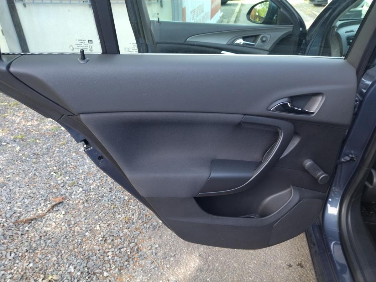 Opel Insignia Kombi 1,8 l 103 kw