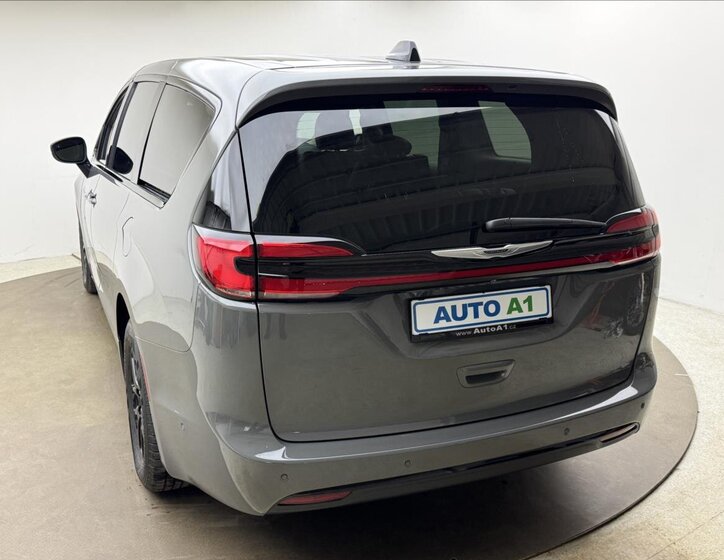 Chrysler Pacifica MPV 3,6 l 214 kw