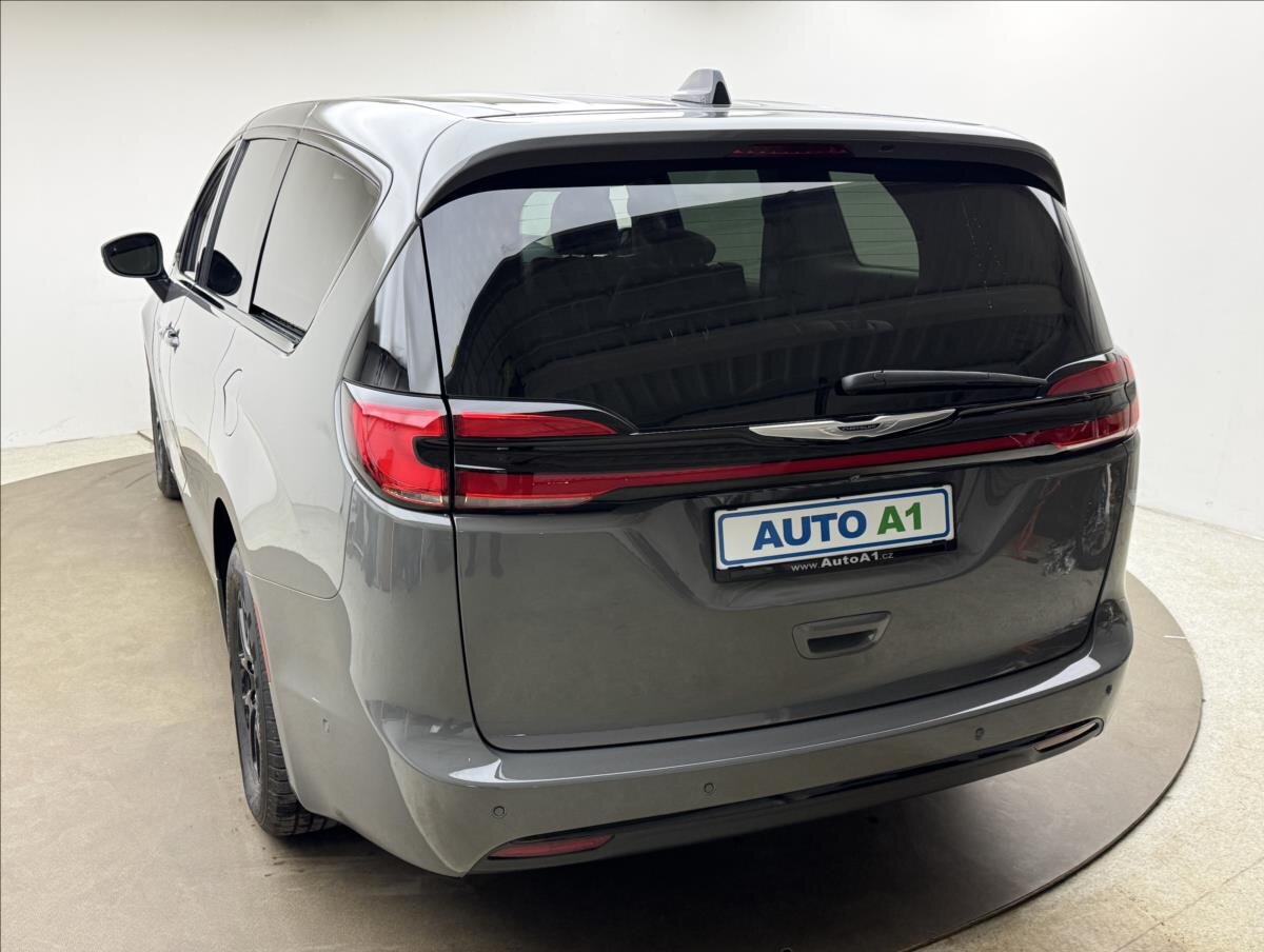 Chrysler Pacifica MPV 3,6 l 214 kw