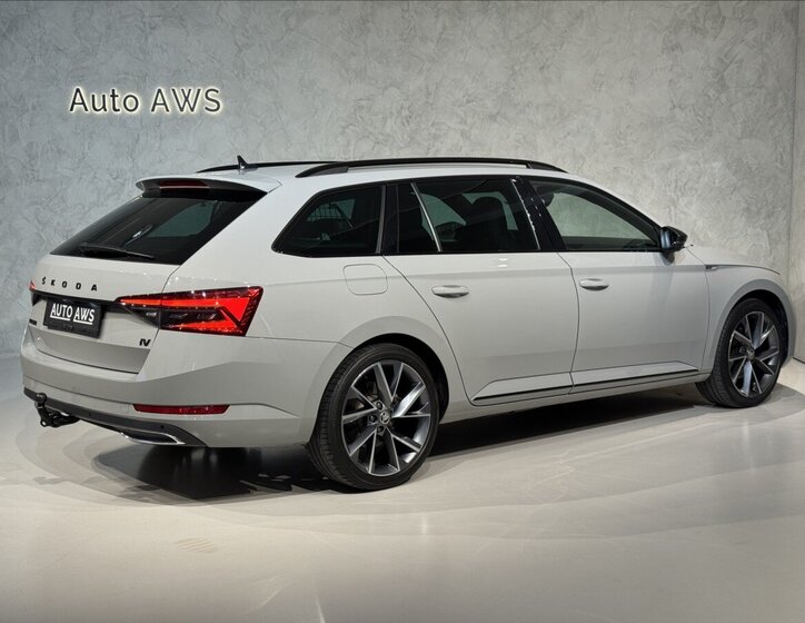 Škoda Superb Kombi 1,4 l 160 kw