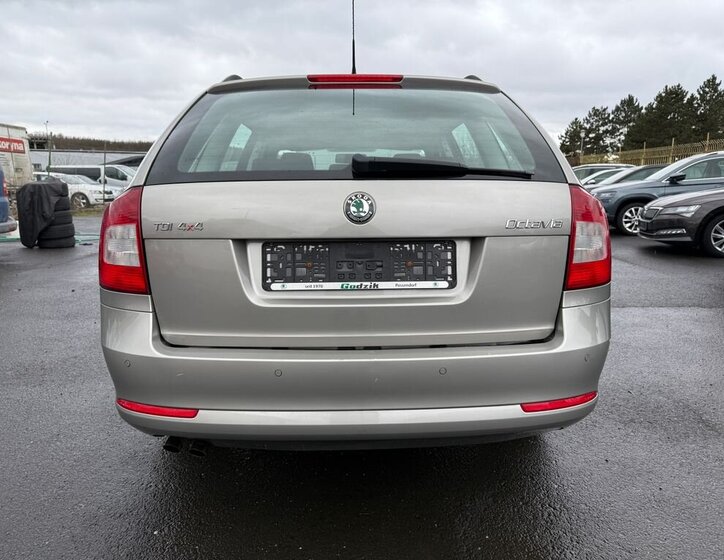 Škoda Octavia Kombi 2,0 l 103 kw