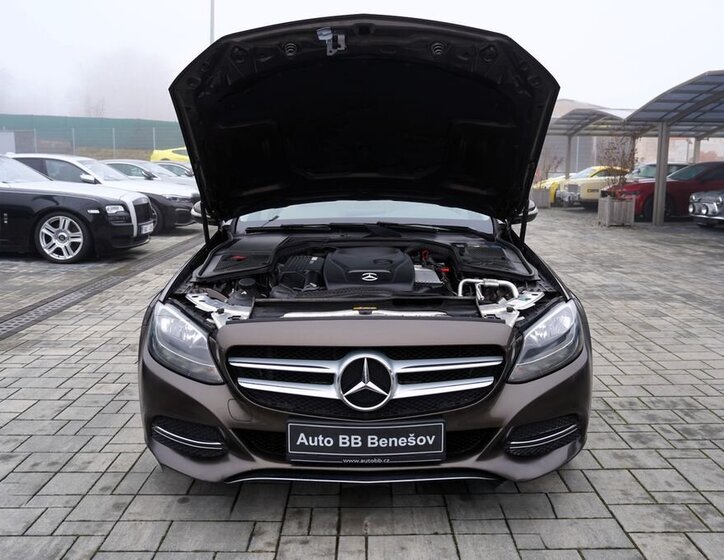 Mercedes-Benz Třídy C 9