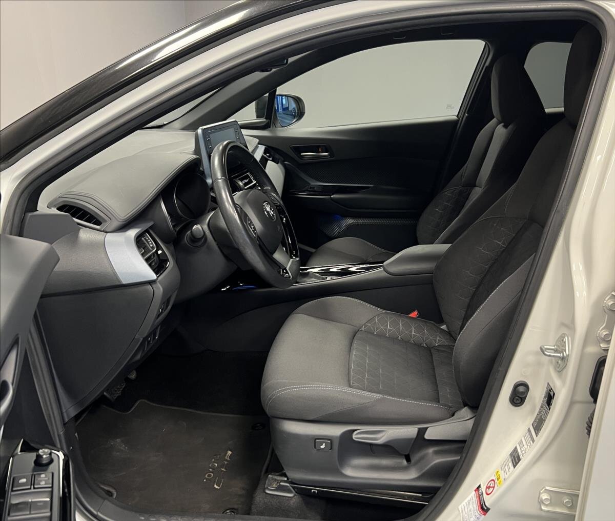 Toyota C-HR Hatchback 1,8 l 72 kw