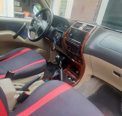 Nissan Terrano II 12