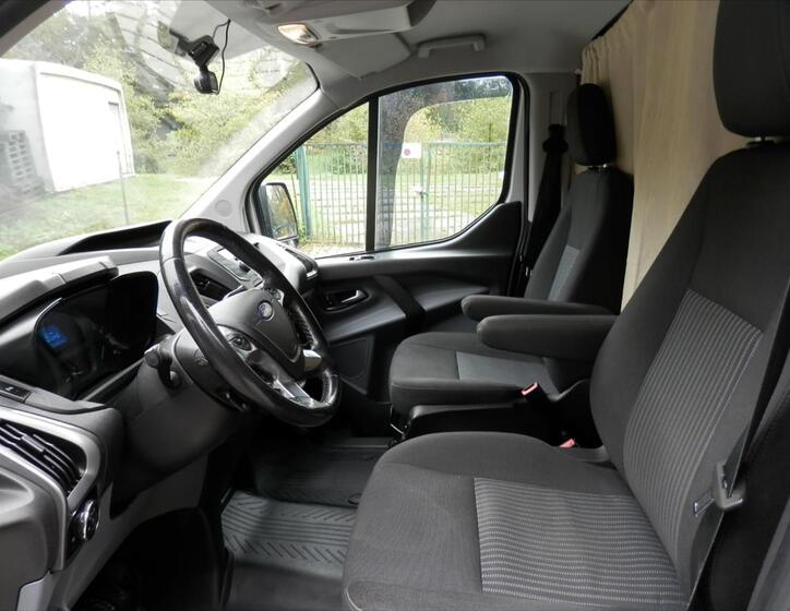 Ford Transit Custom 11