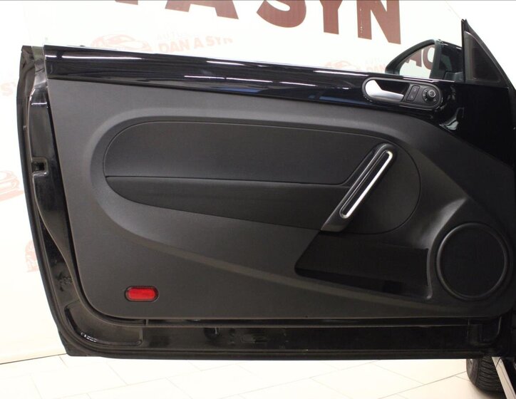 Volkswagen Beetle Kabriolet 1,2 l 77 kw