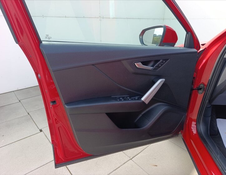 Audi Q2 SUV / Terénní 999,0 85 kw