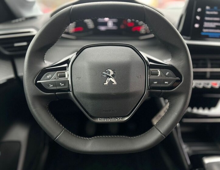 Peugeot 208 Hatchback 1,2 l 74 kw