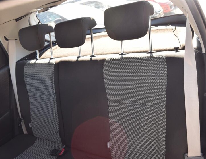 Toyota Yaris Hatchback 998,0 51 kw